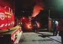 Si Jago Merah Beraksi di Jalan Raya Tonjong, Hanguskan Pabrik Makanan Ringan
