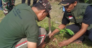 Peringati Hari Kesiapsiagaan Bencana Kelurahan Cikaret Laksanakan Penanaman Bibit Pohon dan Simulasi Evakuasi Mandiri Kebencanaan.