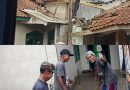 Warga & Jamaah Masjid Al Furqon Kota Batu Gotong Royong Cor Lantai 2