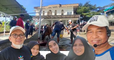 Maknai Iedul Adha Masjid Jami Al Ihsan Perum Bumi Insani Tonjong Bagikan 573 Paket Daging Qurban